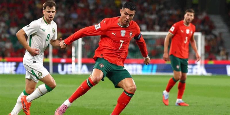 Soi kèo Ireland vs Bồ Đào Nha 2h45 14/11 - Vòng loại World Cup 2026 2 Ireland vs Bồ Đào Nha có phong độ trái ngược